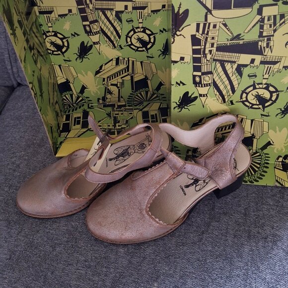 Shoes - Picture 1 of 3